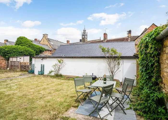 Redesdale View, High Street With Private Garden