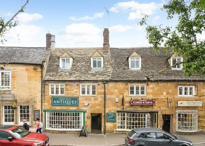 Redesdale View, High Street With Private Garden