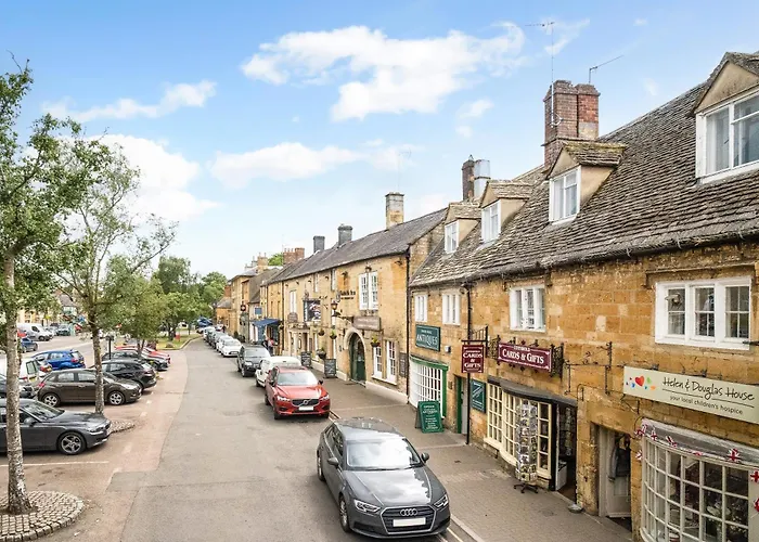 Redesdale View, High Street With Private Garden