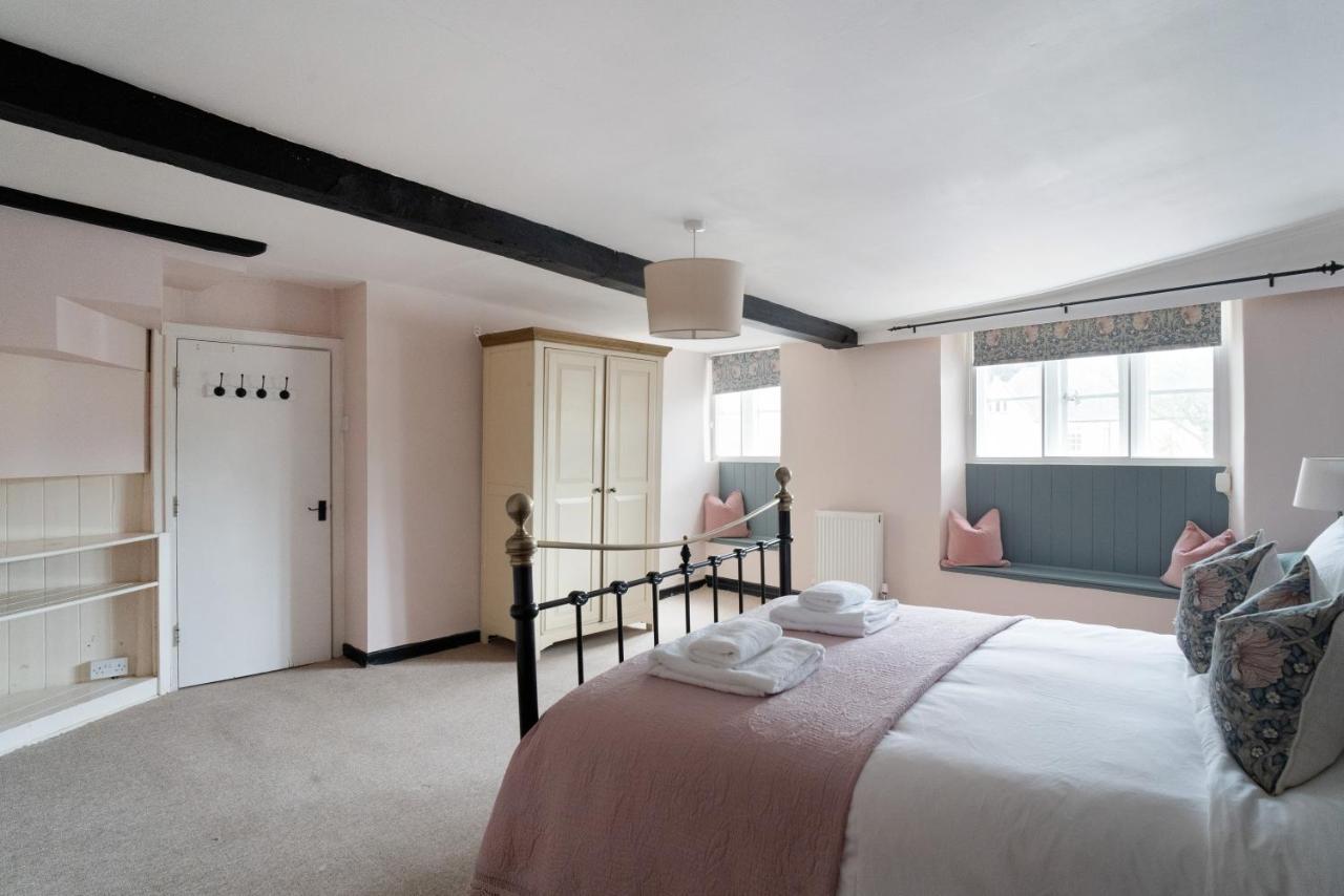 Redesdale View, High Street With Private Garden Moreton-in-Marsh