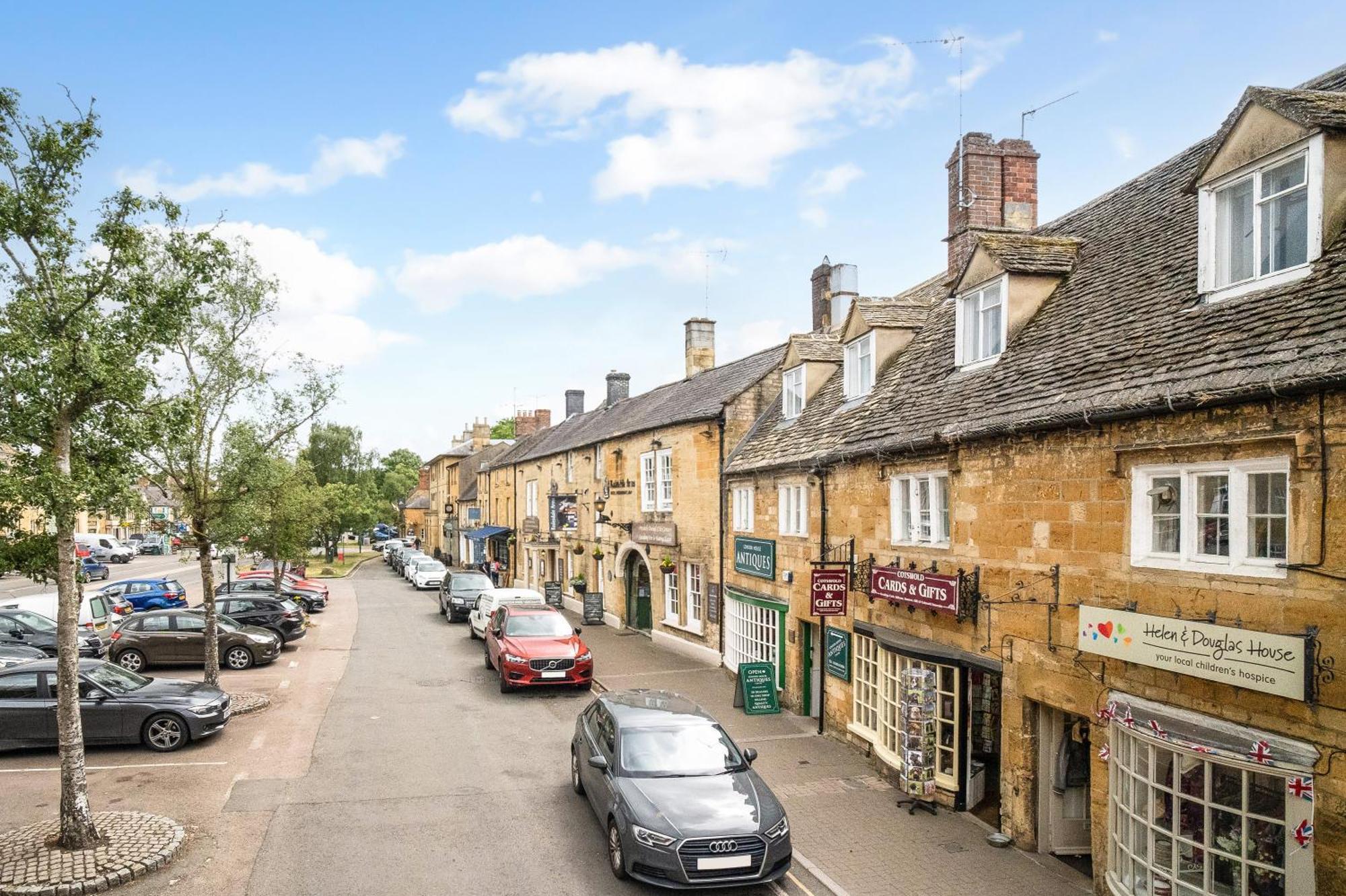 Apartment Redesdale View, High Street With Private Garden
